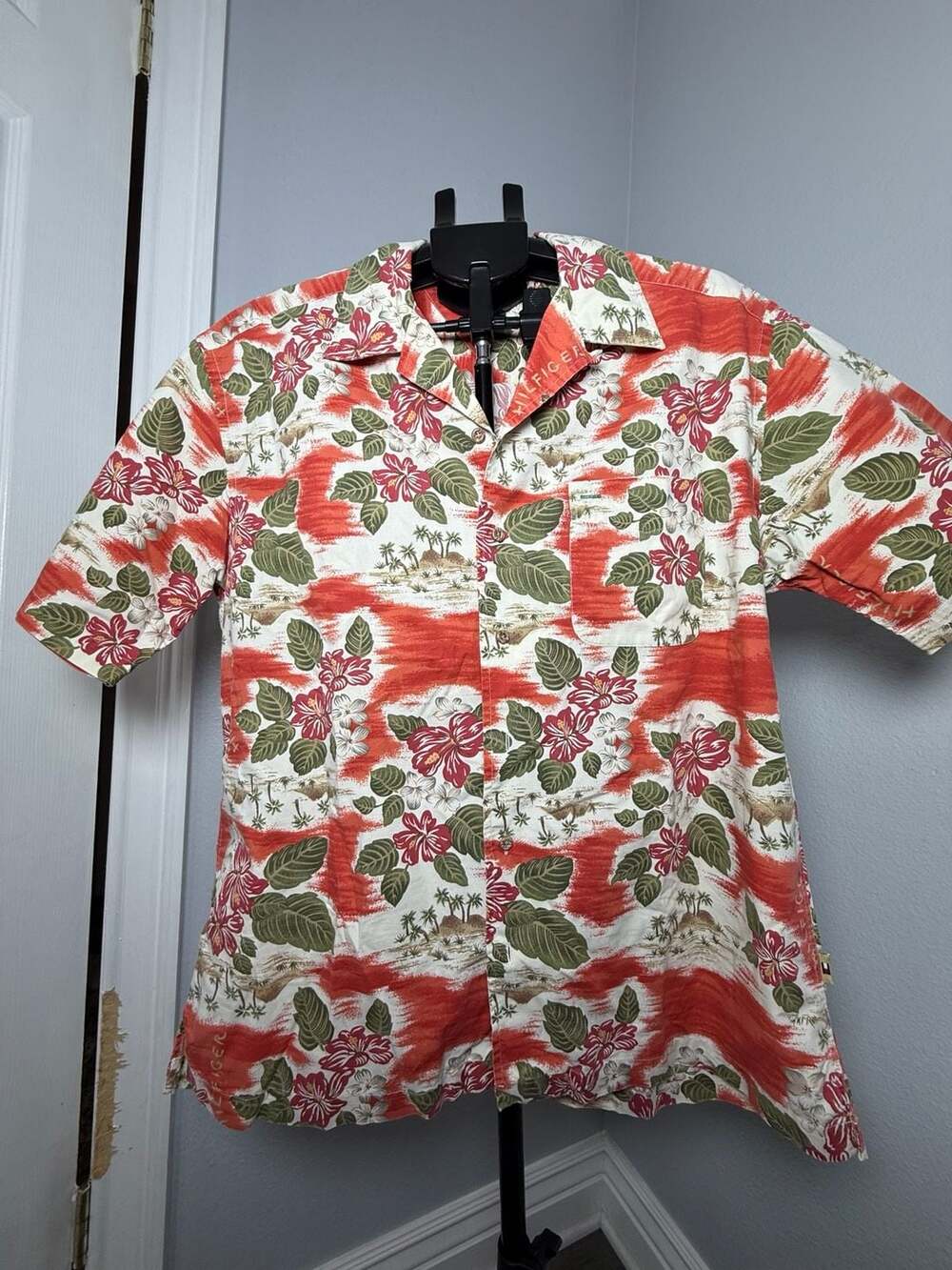 Tommy Hilfiger Hawaiian Shirt Size M Coral Floral Aloha Tropical